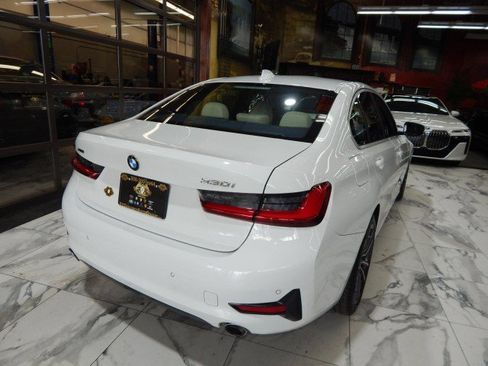 Used 2019 BMW 330i xDrive Sedan w/ Convenience Package image 5