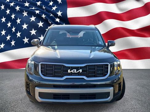 Used 2024 Kia Telluride S w/ S Sunroof Package image 3