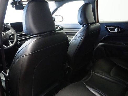 New 2026 Jeep Compass Limited image 25