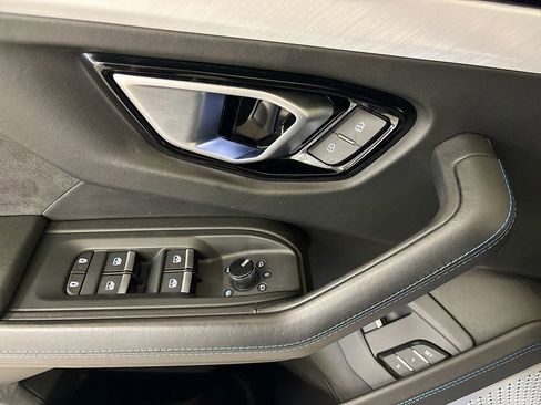 Used 2021 Lamborghini Urus image 21