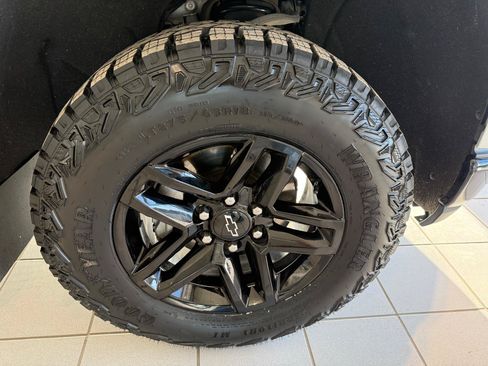 Certified 2022 Chevrolet Silverado 1500 LT Trail Boss w/ LT Trail Boss Premium Package AWD/4WD image 19