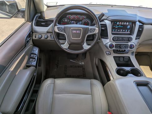 Used 2020 GMC Yukon SLT w/ Premium Edition image 11