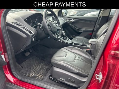 Used 2016 Ford Focus Titanium w/ Titanium Technology Package FWD image 7