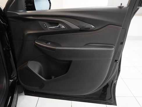 Used 2023 Chevrolet TrailBlazer RS w/ Convenience Package AWD/4WD image 33