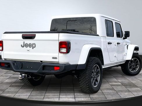 Used 2022 Jeep Gladiator Overland w/ Popular Equipment Package image 2