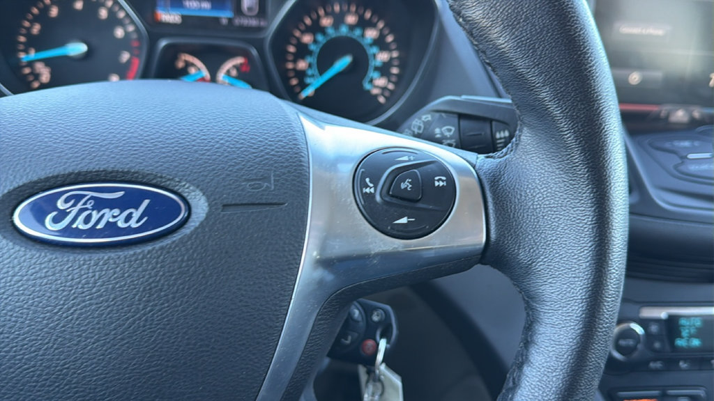 Used 2015 Ford Escape SE w/ Equipment Group 201A FWD image 19