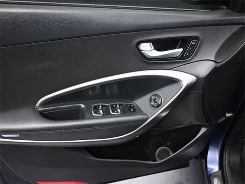 Used 2018 Hyundai Santa Fe Limited image 5