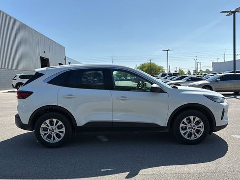 Used 2024 Ford Escape Active AWD/4WD image 2