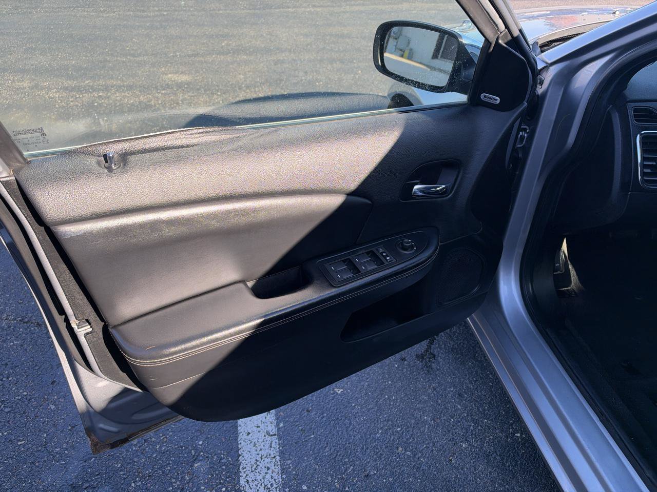 Used 2013 Chrysler 200 Limited FWD image 9