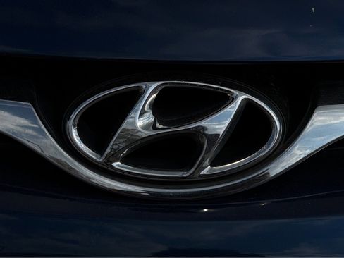 Used 2016 Hyundai Elantra SE image 39