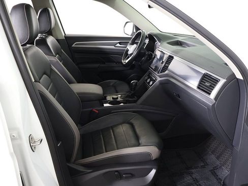 Used 2021 Volkswagen Atlas SEL Premium image 40