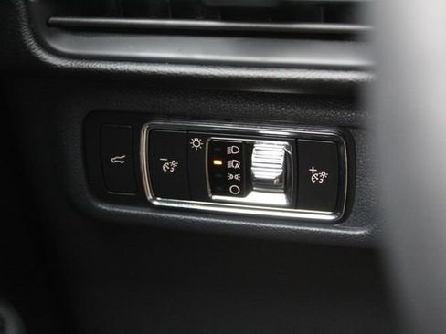 Certified 2022 Lincoln Corsair Standard w/ Equipment Group 101A image 20