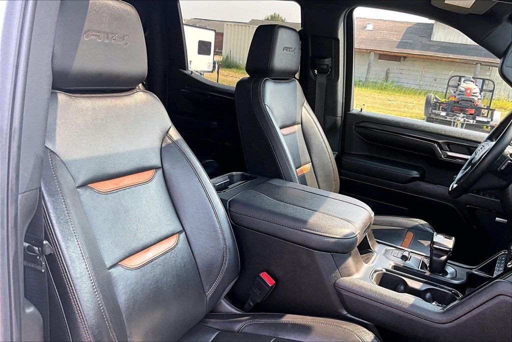 Used 2024 GMC Sierra 1500 AT4 w/ AT4 Preferred Package AWD/4WD image 7