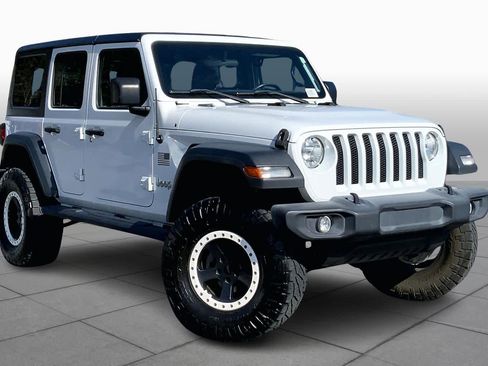 Used 2018 Jeep Wrangler Unlimited Sport S image 3