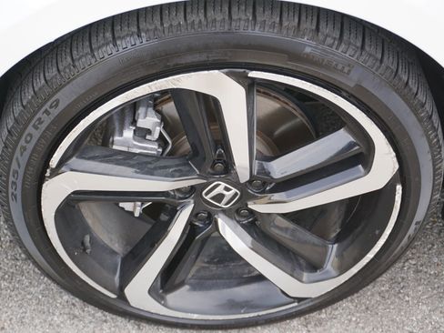Used 2018 Honda Accord Sport image 11
