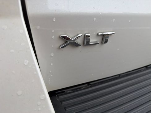 Used 2019 Ford Expedition XLT w/ Equipment Group 202A AWD/4WD image 15