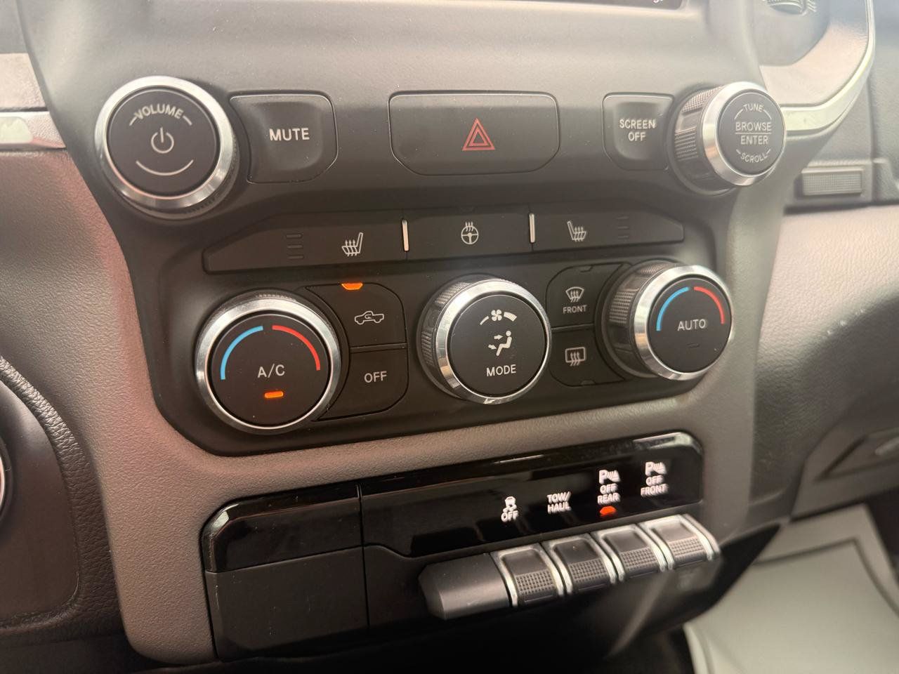 Used 2020 RAM 1500 Big Horn AWD/4WD image 27