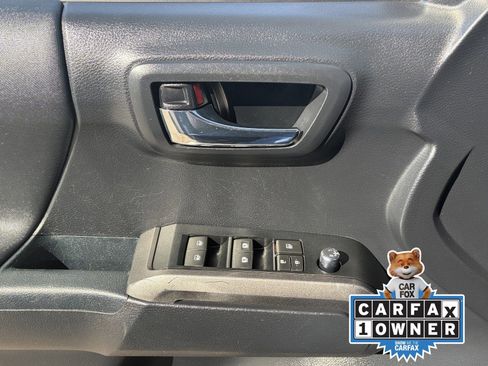 Used 2018 Toyota Tacoma TRD Off-Road w/ Technology Package image 23