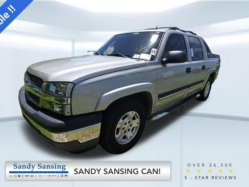 Used 2005 Chevrolet Avalanche Z66 w/ Preferred Equipment Group RWD image 1