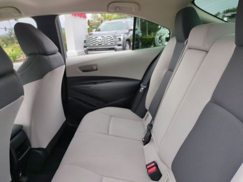Certified 2022 Toyota Corolla LE FWD image 17