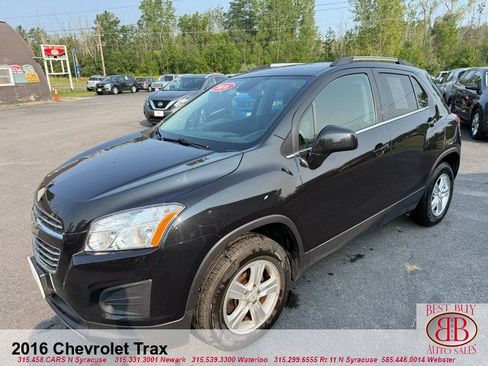 Used 2016 Chevrolet Trax LT AWD/4WD image 3