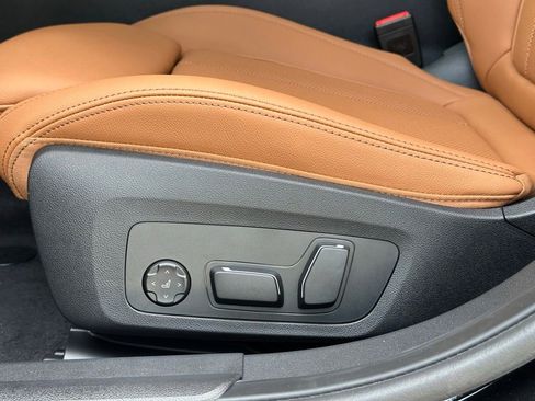 New 2026 BMW 330i Sedan w/ M Sport Package RWD image 12
