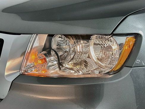 Used 2013 Jeep Grand Cherokee Laredo AWD/4WD image 23