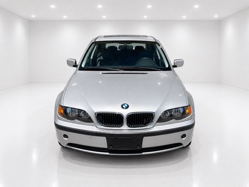 Used 2002 BMW 325xi Sedan AWD/4WD image 2