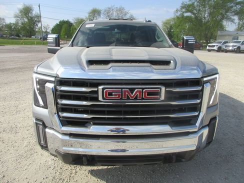 New 2026 GMC Sierra 2500 SLT image 11