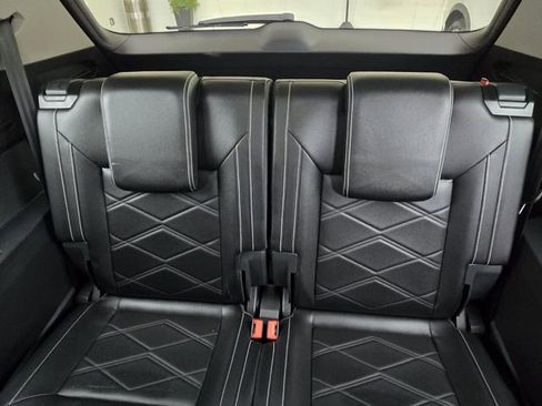 Used 2024 Volkswagen Atlas SE image 16