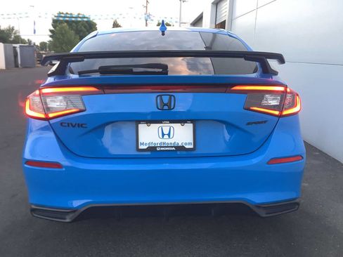 Used 2023 Honda Civic Sport image 5