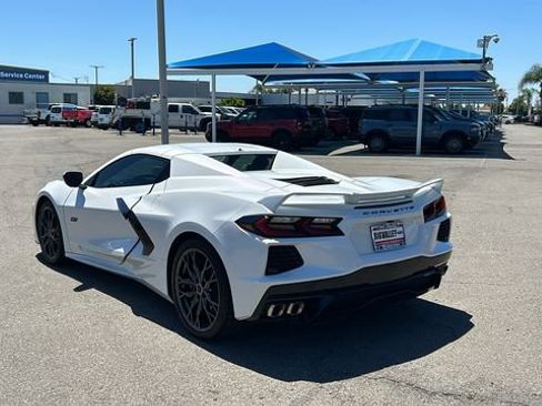 Used 2023 Chevrolet Corvette Stingray Premium Conv w/ Z51 Performance Package RWD image 5