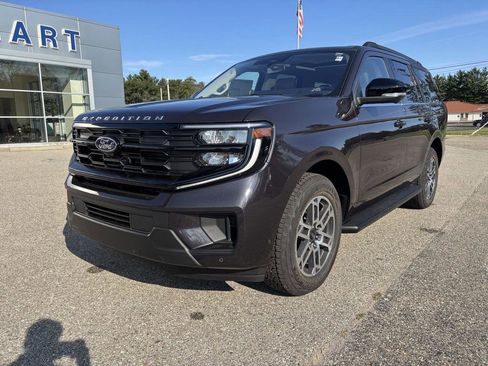New 2025 Ford Expedition Active image 7