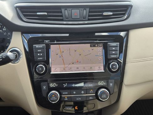 Used 2019 Nissan Rogue SL image 18