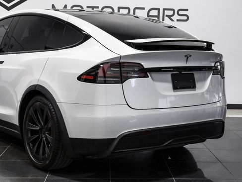 Used 2022 Tesla Model X image 15