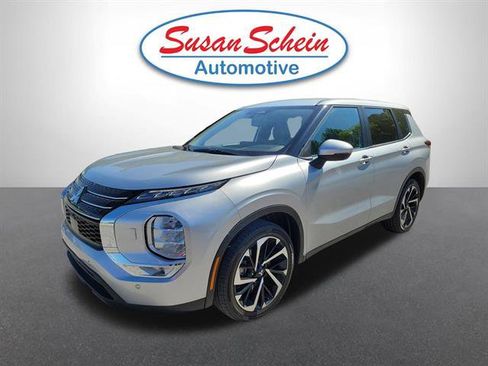 Used 2024 Mitsubishi Outlander SE FWD image 1