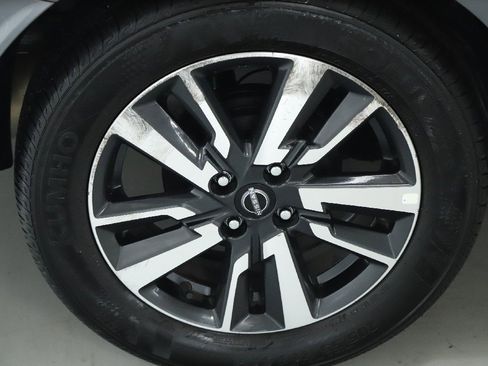 Certified 2025 Nissan Versa SV image 12