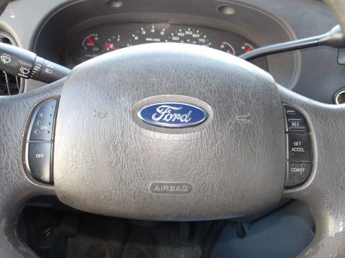 Used 2008 Ford E-350 and Econoline 350 Super Duty image 18