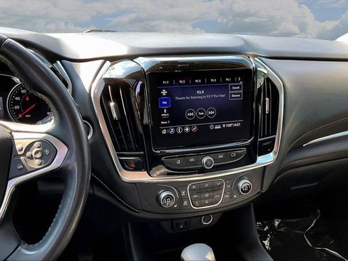 Used 2021 Chevrolet Traverse LT FWD image 11