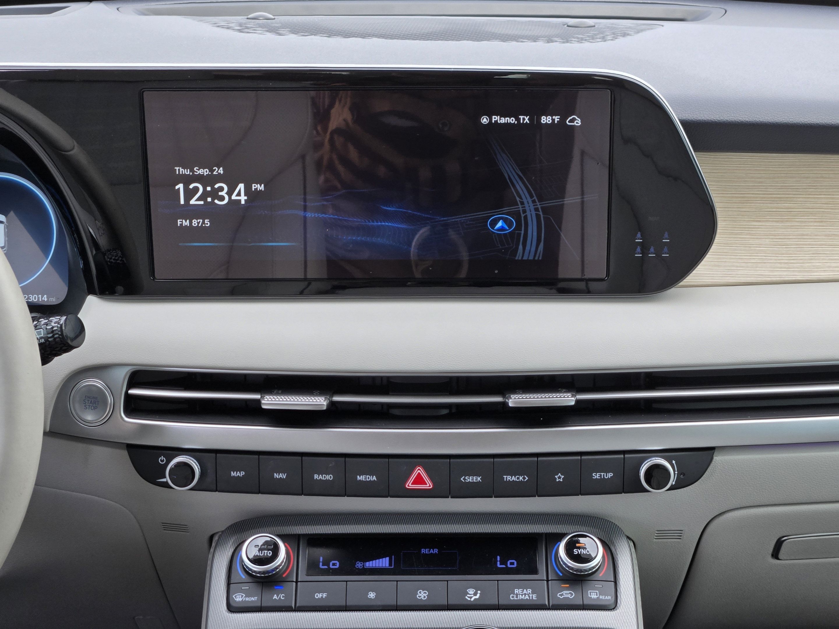Used 2024 Hyundai Palisade Limited FWD image 12