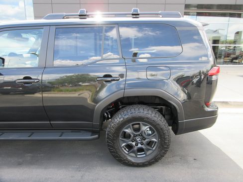 Used 2026 Lexus GX 550 AWD/4WD image 4