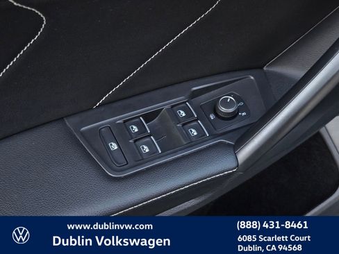 Certified 2022 Volkswagen Tiguan SE image 20