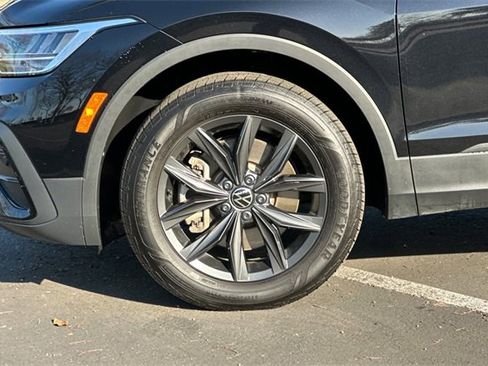 Used 2024 Volkswagen Tiguan Wolfsburg Edition image 31