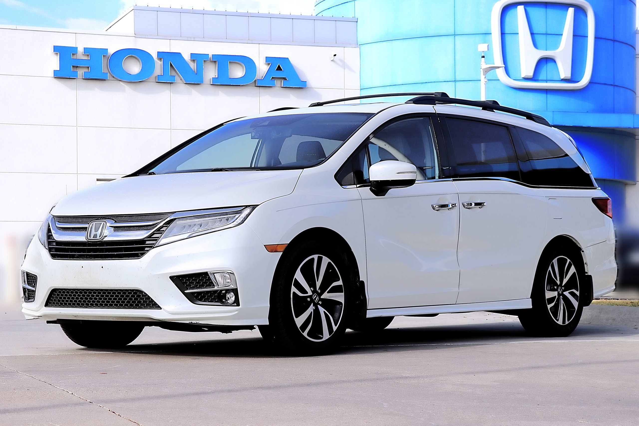 Used 2019 Honda Odyssey Elite image 1