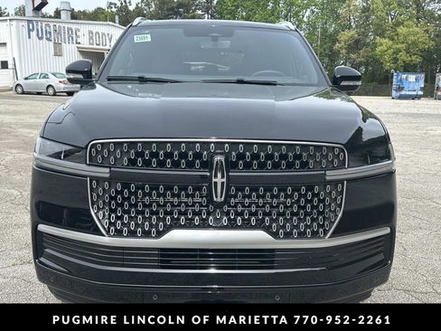 New 2026 Lincoln Navigator L Reserve AWD/4WD image 2