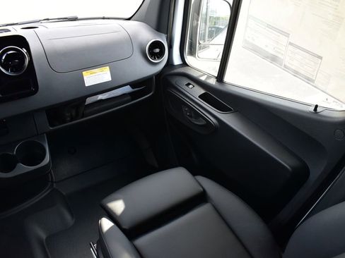 New 2025 Mercedes-Benz Sprinter 2500 image 23