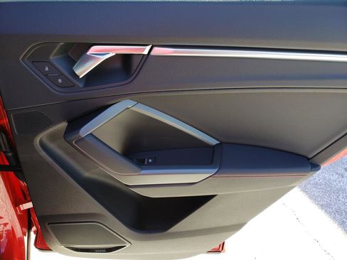 Used 2025 Audi Q3 2.0T Premium Plus w/ Premium Plus Package image 17