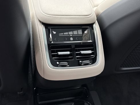 New 2026 Volvo XC90 B5 Plus w/ Protection Package image 17
