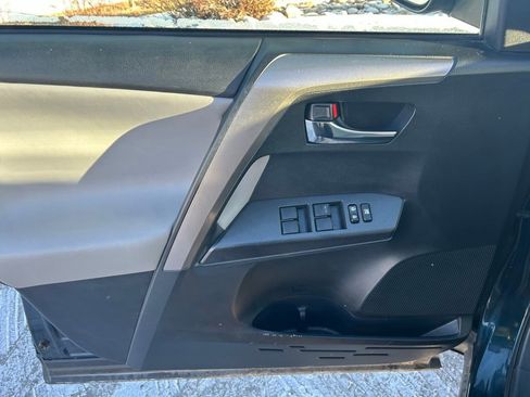Used 2018 Toyota RAV4 XLE image 9