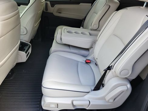 Used 2025 Honda Odyssey Touring image 13